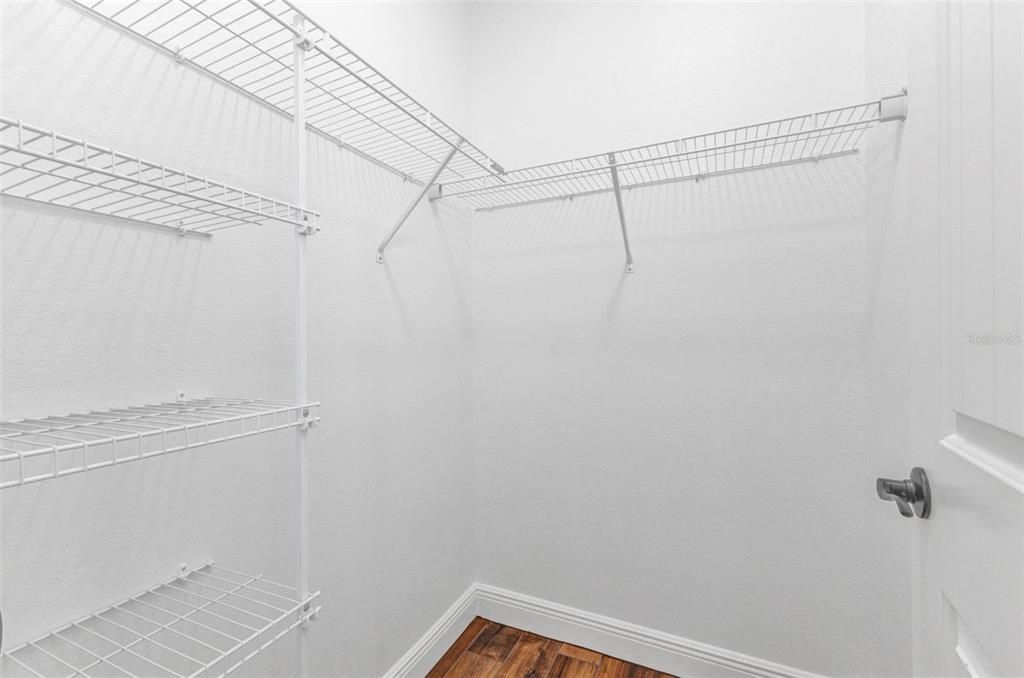 For Sale: $514,999 (6 beds, 0 baths, 1810 Square Feet)