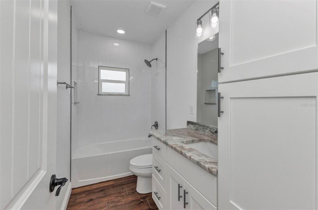 For Sale: $514,999 (6 beds, 0 baths, 1810 Square Feet)