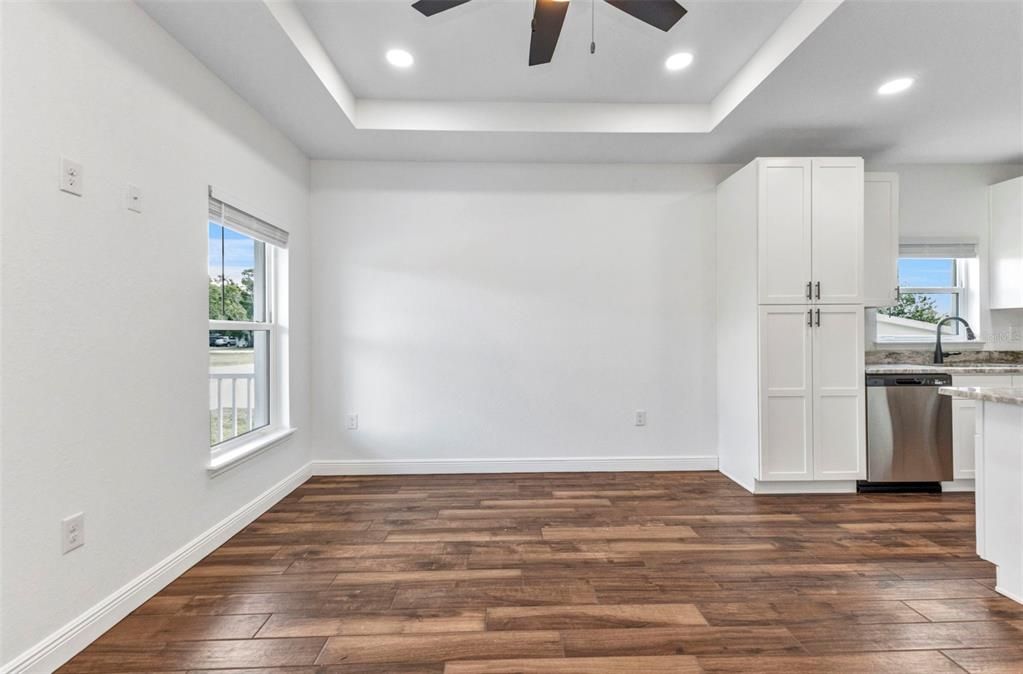 For Sale: $514,999 (6 beds, 0 baths, 1810 Square Feet)