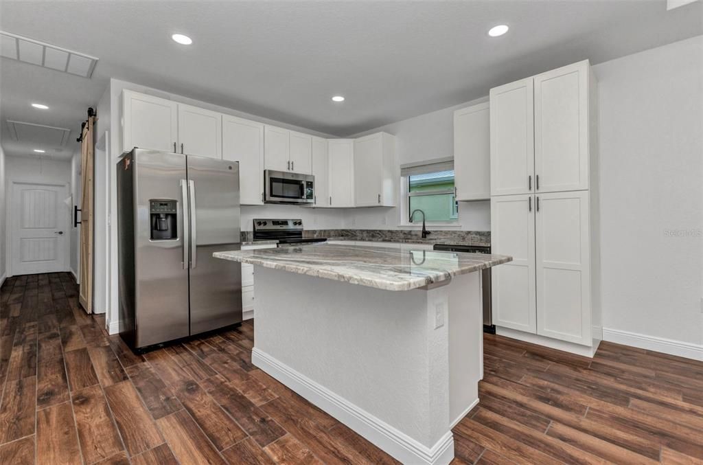 For Sale: $514,999 (6 beds, 0 baths, 1810 Square Feet)