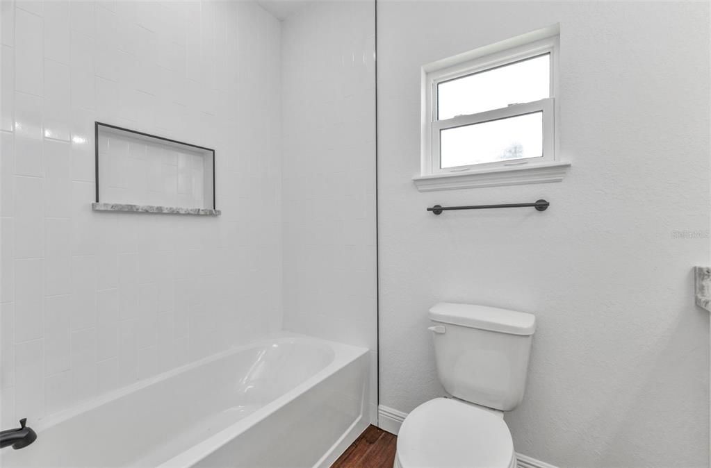 For Sale: $514,999 (6 beds, 0 baths, 1810 Square Feet)