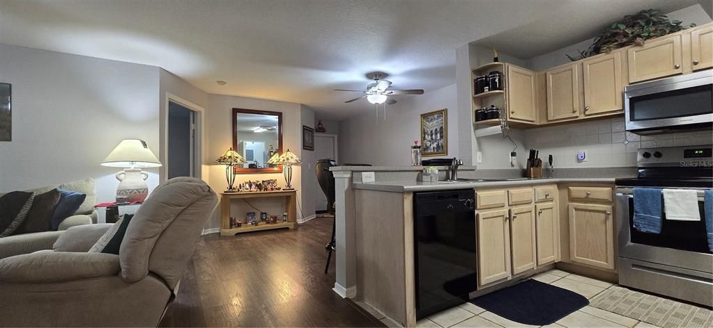 В аренду: $2,800 (3 спален, 2 ванн, 1193 Квадратных фут)