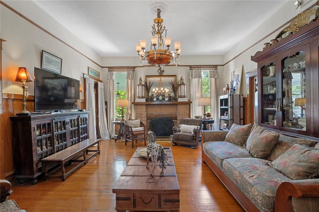 En Venta: $1,495,000 (6 camas, 5 baños, 6711 Pies cuadrados)