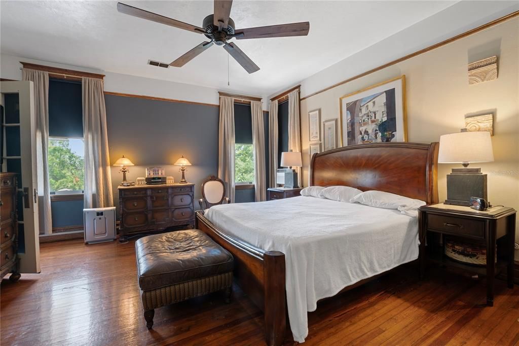 En Venta: $1,495,000 (6 camas, 5 baños, 6711 Pies cuadrados)