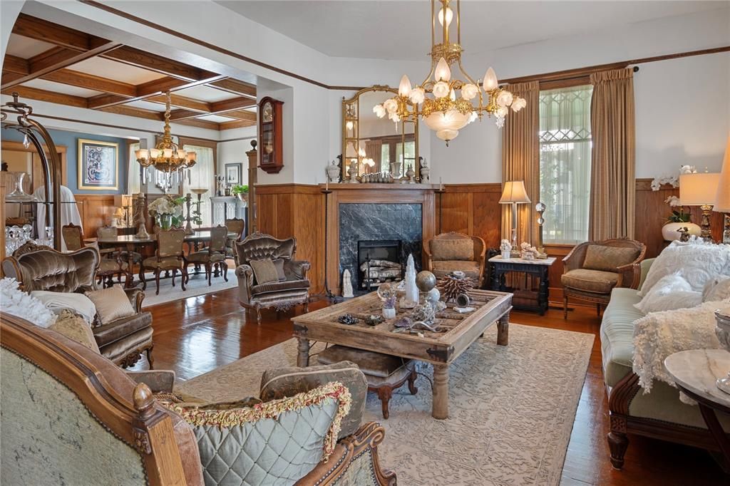 En Venta: $1,495,000 (6 camas, 5 baños, 6711 Pies cuadrados)