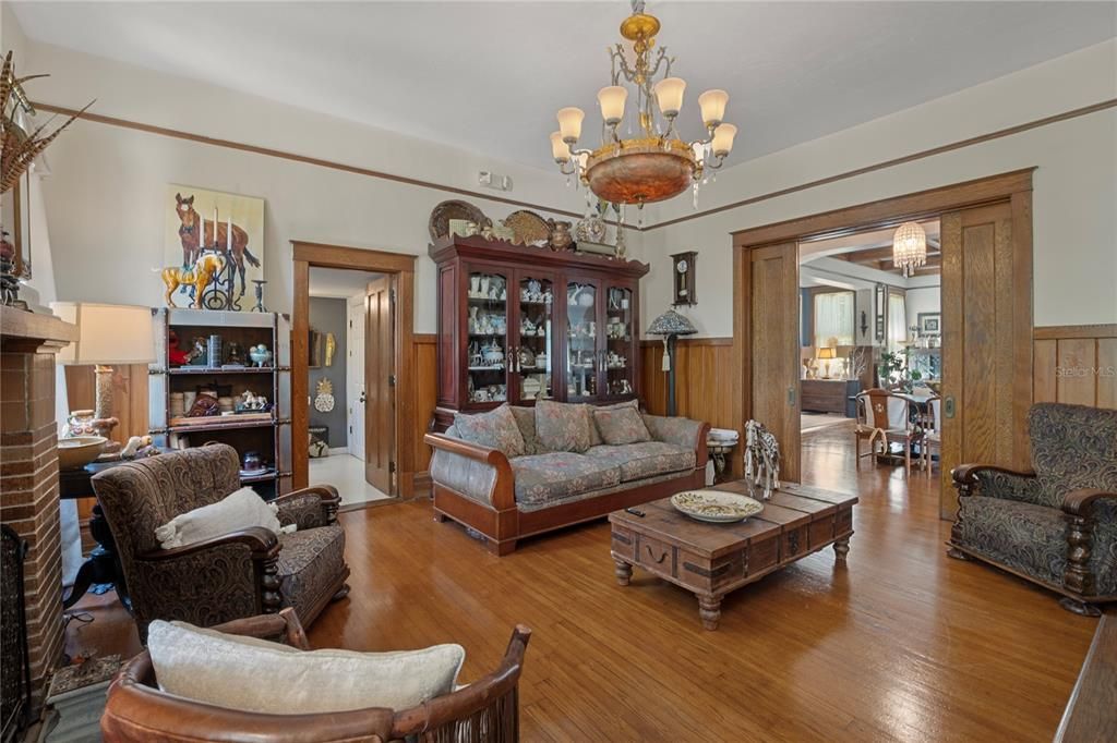 En Venta: $1,495,000 (6 camas, 5 baños, 6711 Pies cuadrados)