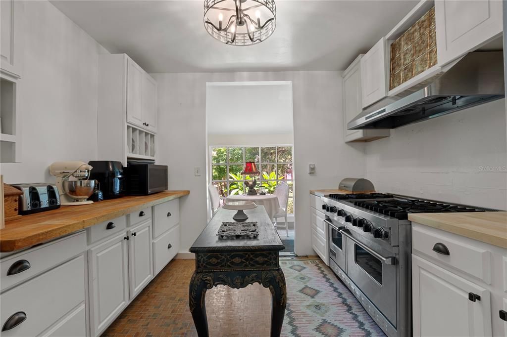 En Venta: $1,495,000 (6 camas, 5 baños, 6711 Pies cuadrados)