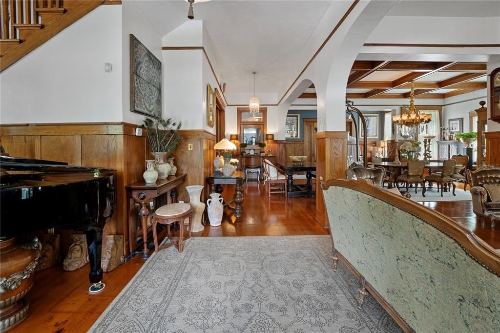 En Venta: $1,495,000 (6 camas, 5 baños, 6711 Pies cuadrados)