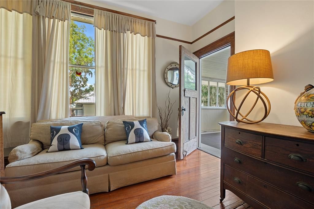 En Venta: $1,495,000 (6 camas, 5 baños, 6711 Pies cuadrados)