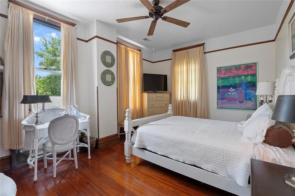 En Venta: $1,495,000 (6 camas, 5 baños, 6711 Pies cuadrados)