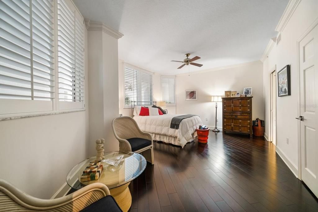 For Sale: $1,397,000 (2 beds, 2 baths, 2319 Square Feet)