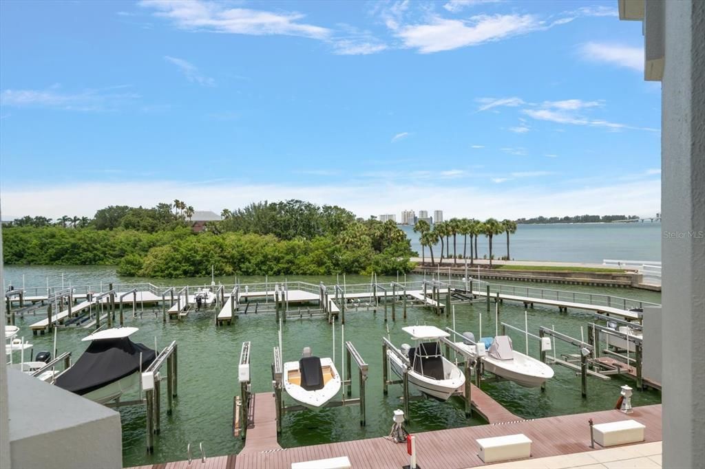 For Sale: $1,397,000 (2 beds, 2 baths, 2319 Square Feet)