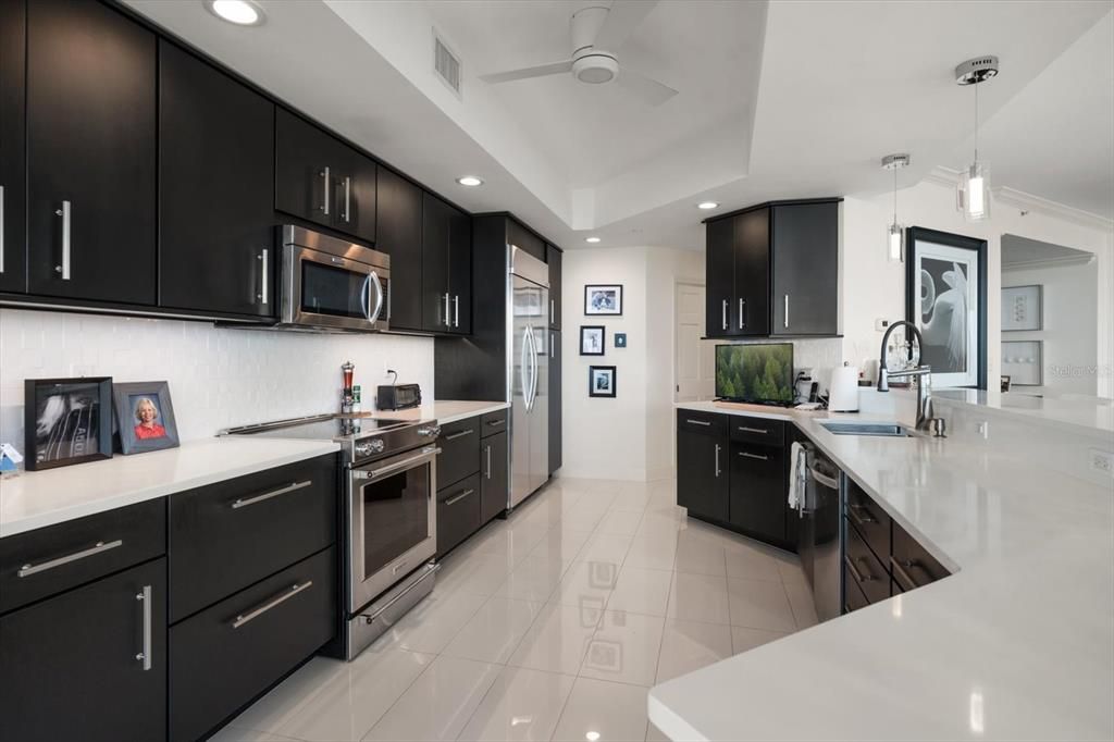 For Sale: $1,397,000 (2 beds, 2 baths, 2319 Square Feet)