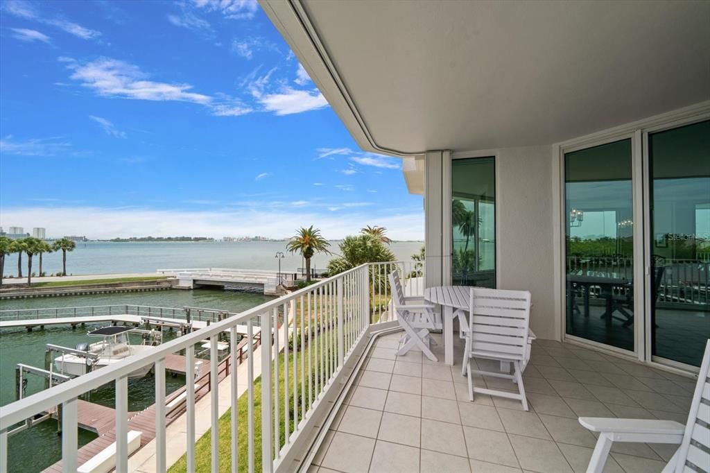 For Sale: $1,397,000 (2 beds, 2 baths, 2319 Square Feet)