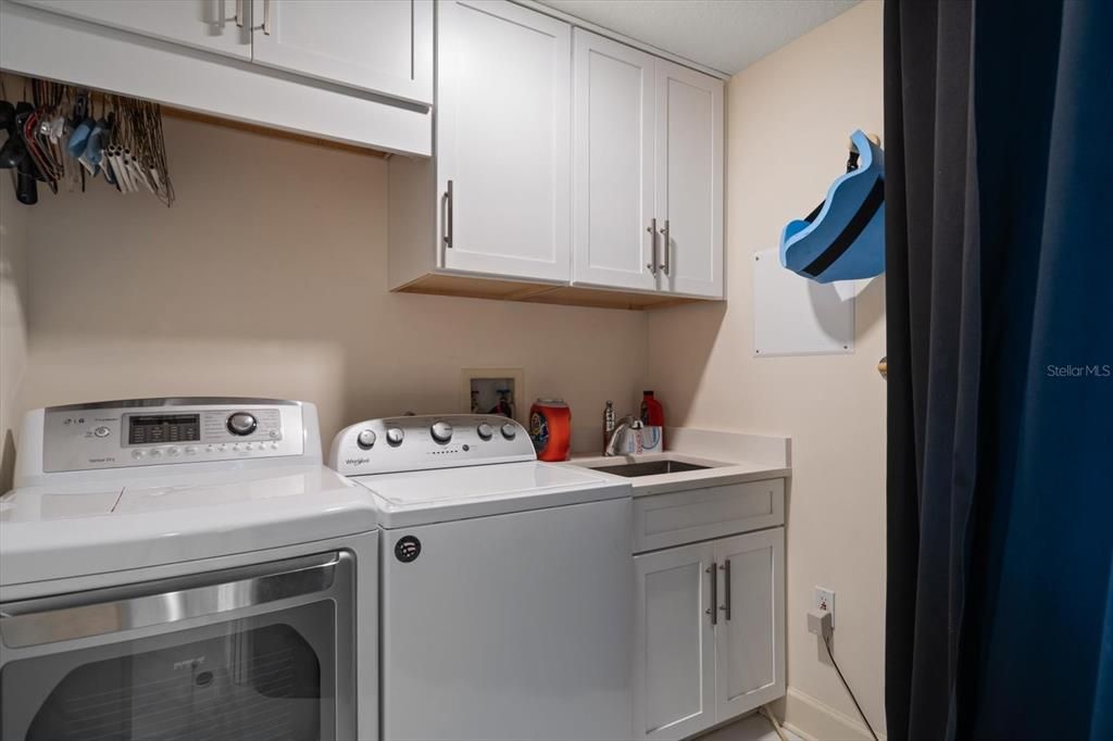 For Sale: $1,397,000 (2 beds, 2 baths, 2319 Square Feet)