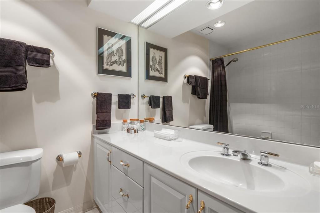 For Sale: $1,397,000 (2 beds, 2 baths, 2319 Square Feet)