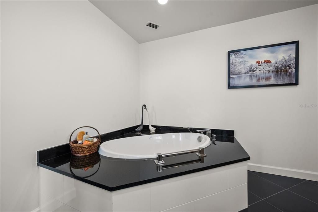 For Sale: $1,397,000 (2 beds, 2 baths, 2319 Square Feet)