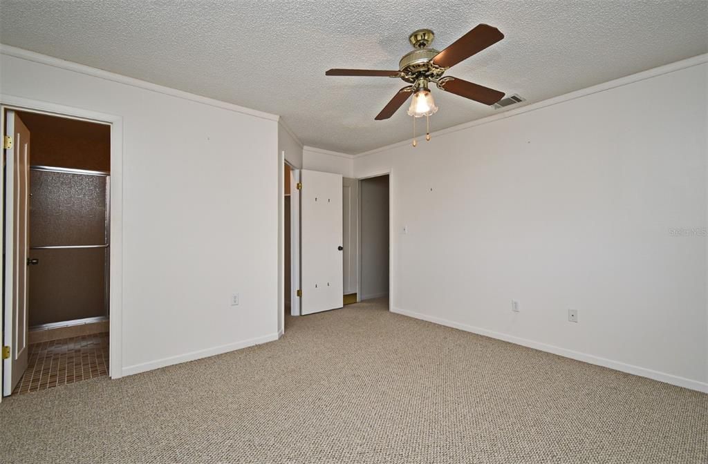 待售: $174,900 (2 贝兹, 2 浴室, 889 平方英尺)