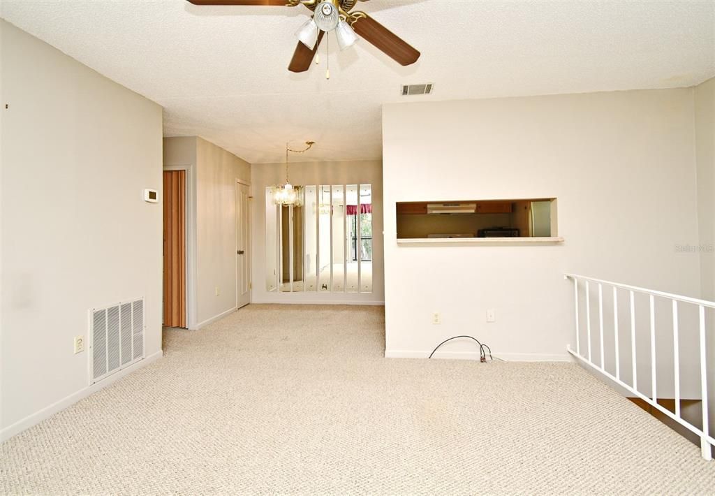 待售: $174,900 (2 贝兹, 2 浴室, 889 平方英尺)