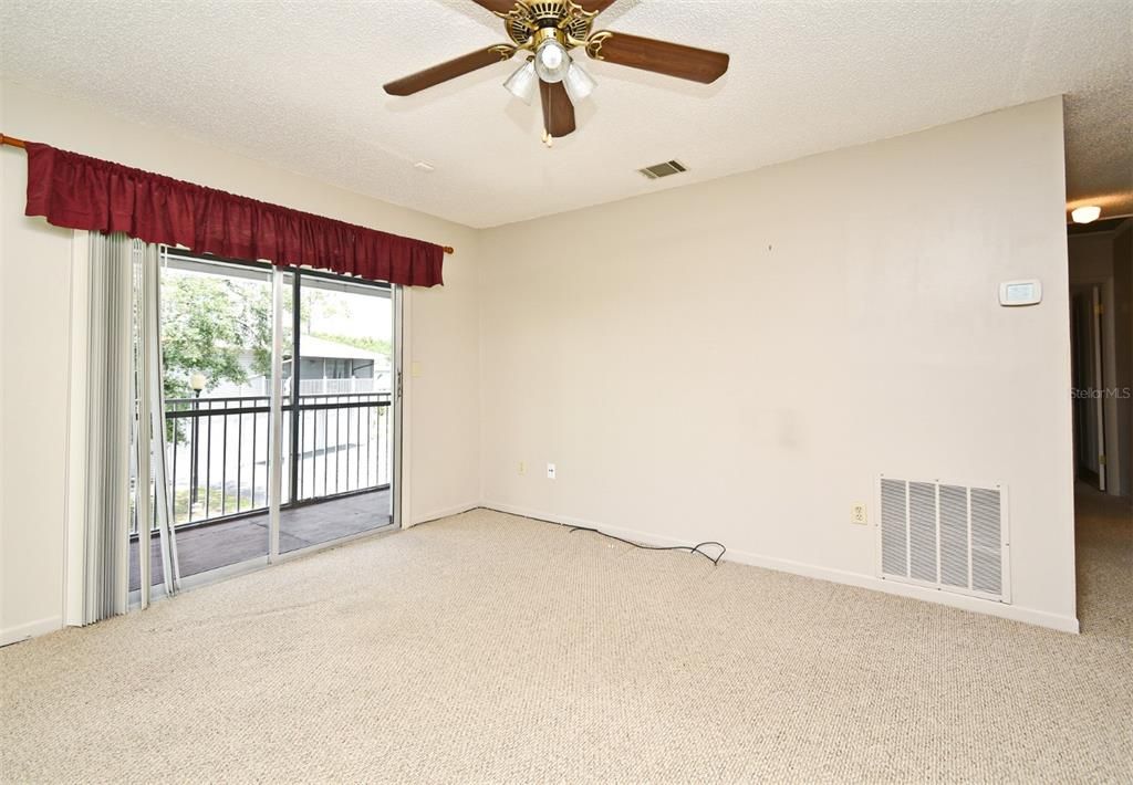 待售: $174,900 (2 贝兹, 2 浴室, 889 平方英尺)