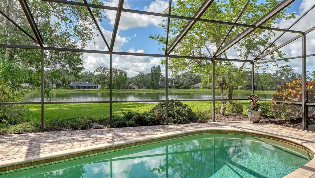 合同活跃: $949,000 (3 贝兹, 3 浴室, 3276 平方英尺)