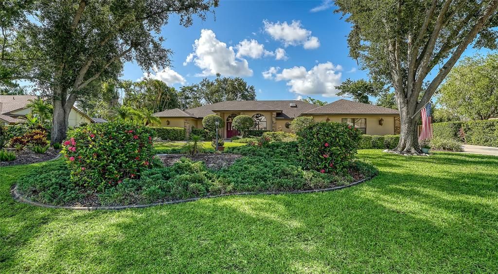 合同活跃: $949,000 (3 贝兹, 3 浴室, 3276 平方英尺)