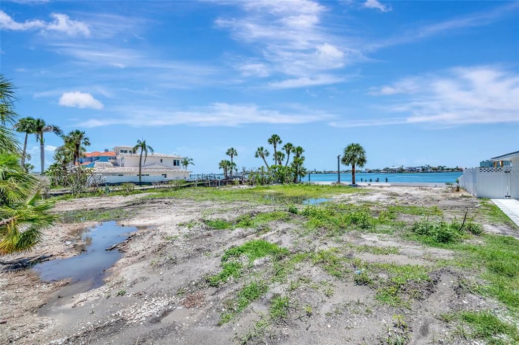 待售: $1,150,000 (0.22 acres)