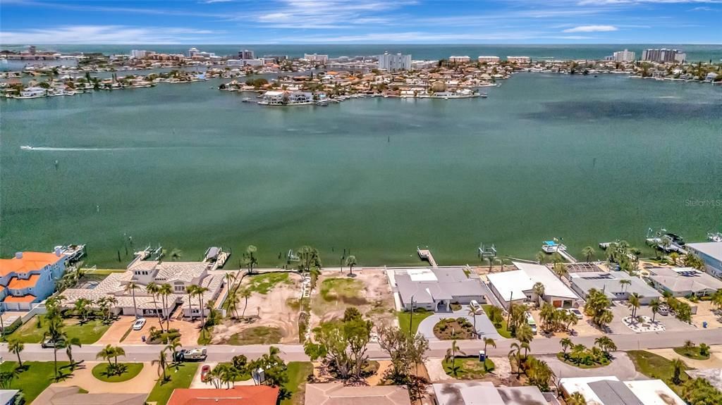 待售: $1,150,000 (0.22 acres)