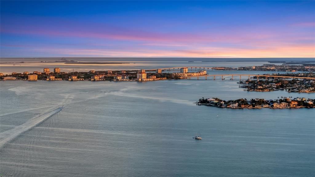 待售: $1,150,000 (0.22 acres)