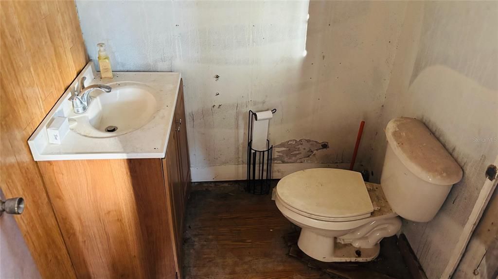 For Sale: $335,000 (3 beds, 2 baths, 2016 Square Feet)