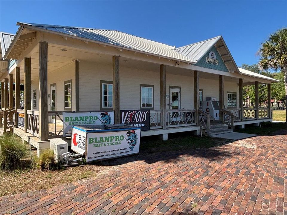 For Sale: $335,000 (3 beds, 2 baths, 2016 Square Feet)