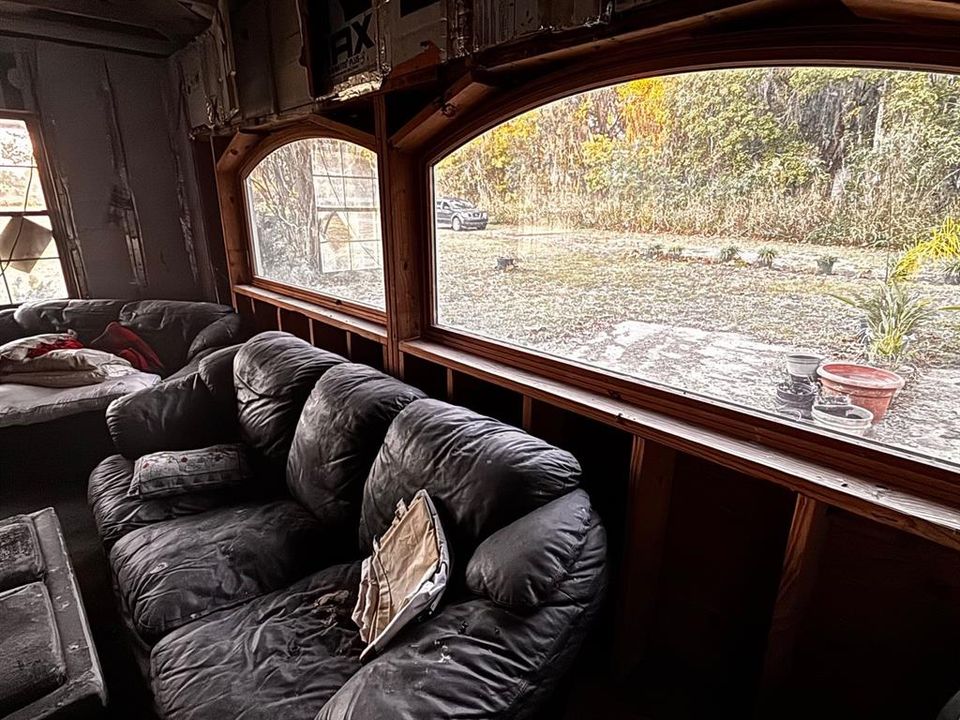 For Sale: $335,000 (3 beds, 2 baths, 2016 Square Feet)