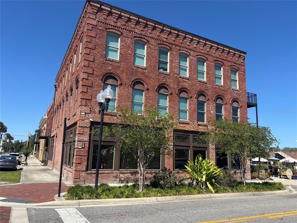 For Sale: $335,000 (3 beds, 2 baths, 2016 Square Feet)