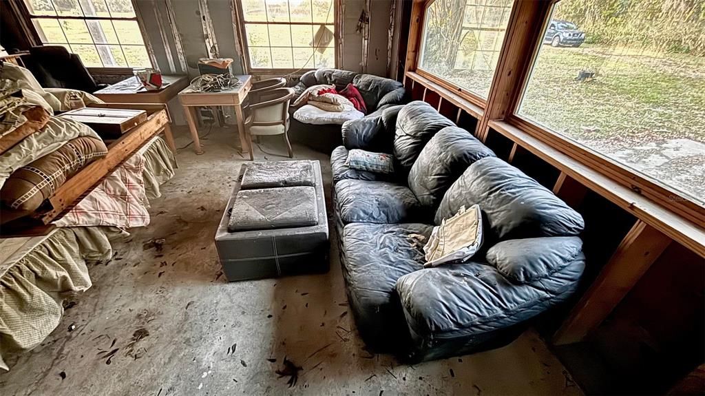 For Sale: $335,000 (3 beds, 2 baths, 2016 Square Feet)