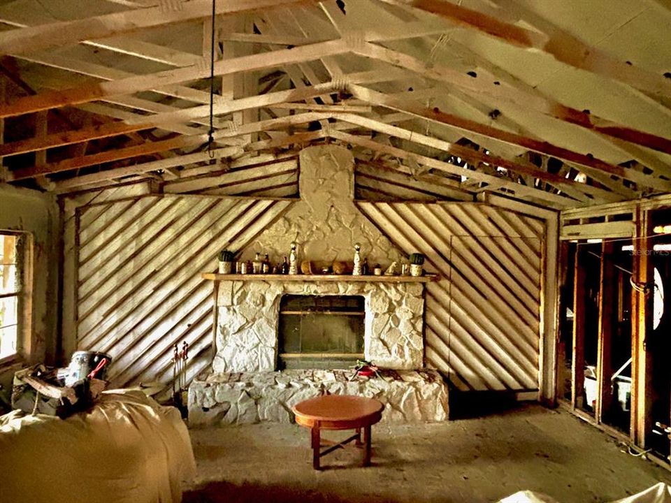 For Sale: $335,000 (3 beds, 2 baths, 2016 Square Feet)