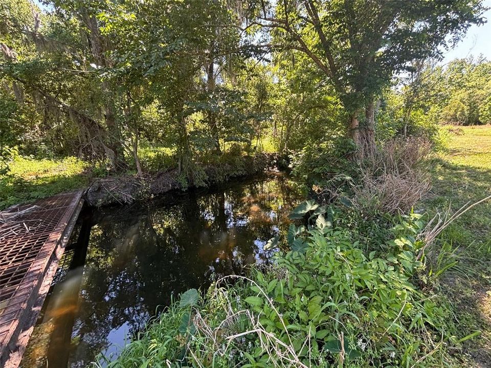 For Sale: $335,000 (3 beds, 2 baths, 2016 Square Feet)