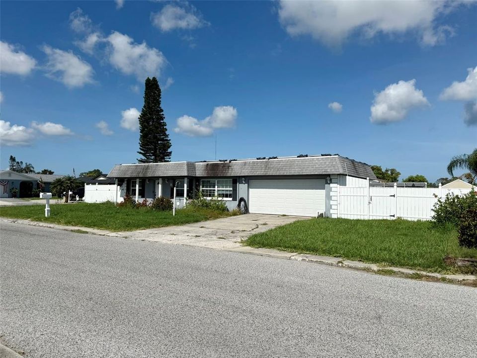 Под контрактом: $159,000 (3 спален, 2 ванн, 1368 Квадратных фут)