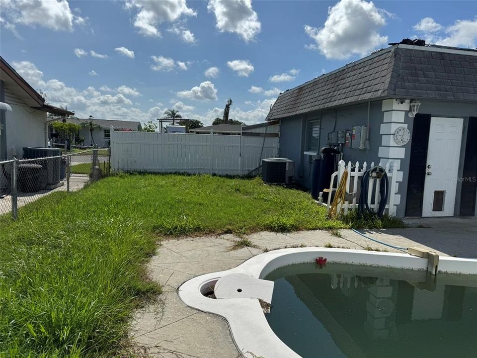 Под контрактом: $159,000 (3 спален, 2 ванн, 1368 Квадратных фут)