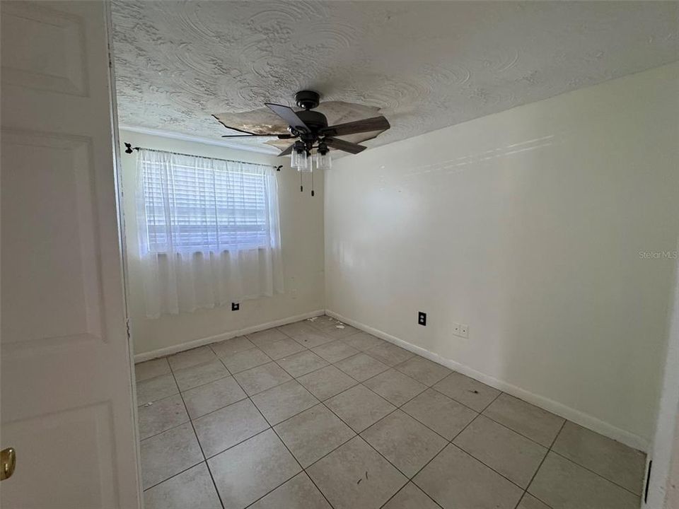 Под контрактом: $159,000 (3 спален, 2 ванн, 1368 Квадратных фут)