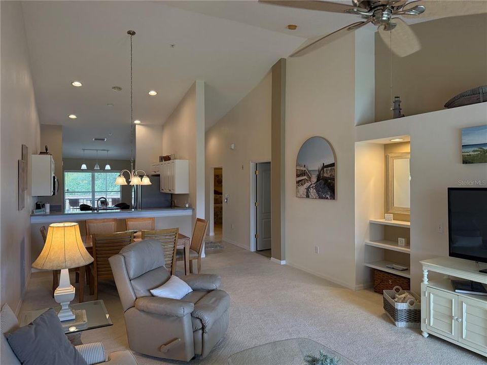 出租: $2,900 (2 贝兹, 2 浴室, 1433 平方英尺)