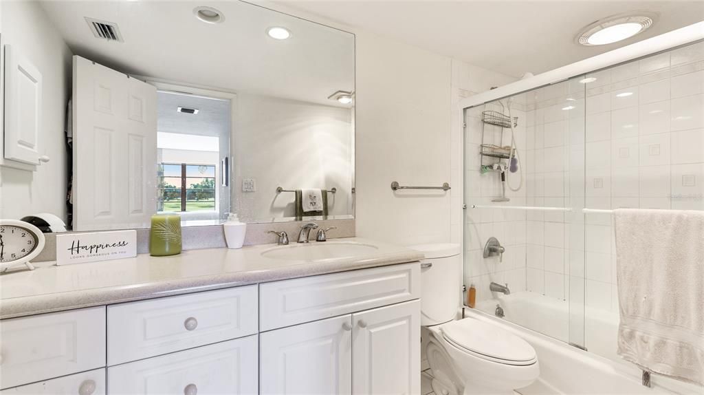 Activo con contrato: $170,000 (1 camas, 1 baños, 900 Pies cuadrados)