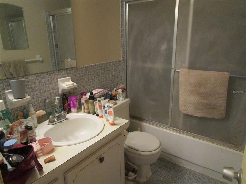 待售: $68,000 (2 贝兹, 1 浴室, 870 平方英尺)