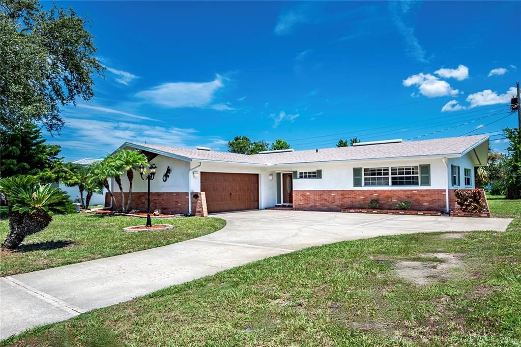 Недавно продано: $415,000 (2 спален, 2 ванн, 1465 Квадратных фут)