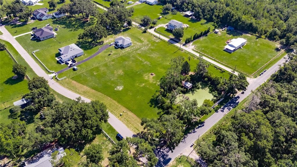 待售: $270,000 (2.37 acres)