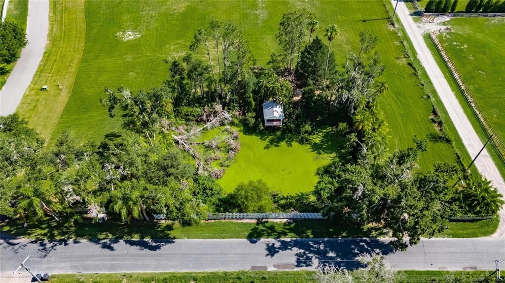 待售: $270,000 (2.37 acres)