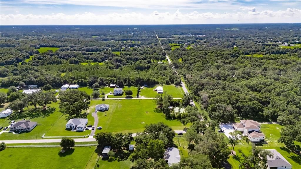 待售: $270,000 (2.37 acres)