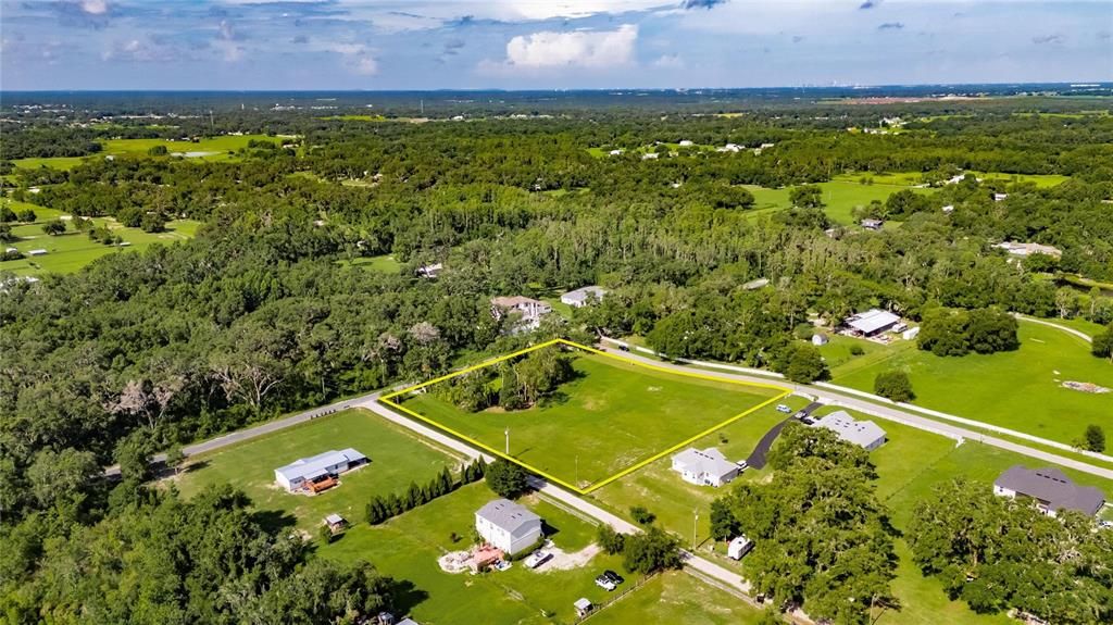 待售: $270,000 (2.37 acres)