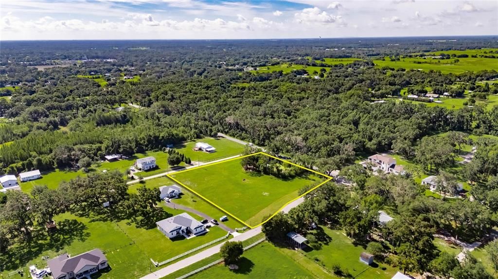 待售: $270,000 (2.37 acres)