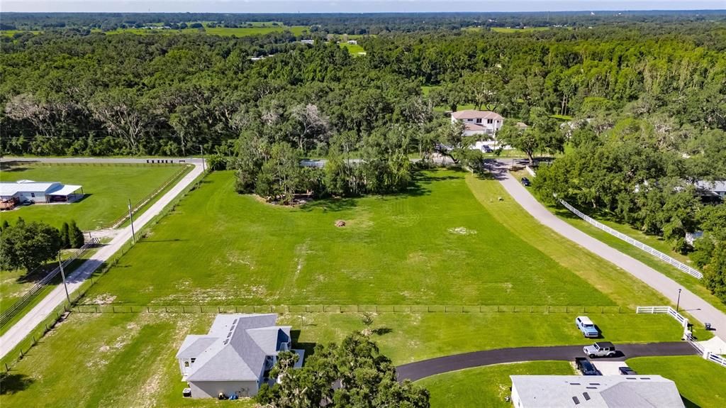 待售: $270,000 (2.37 acres)