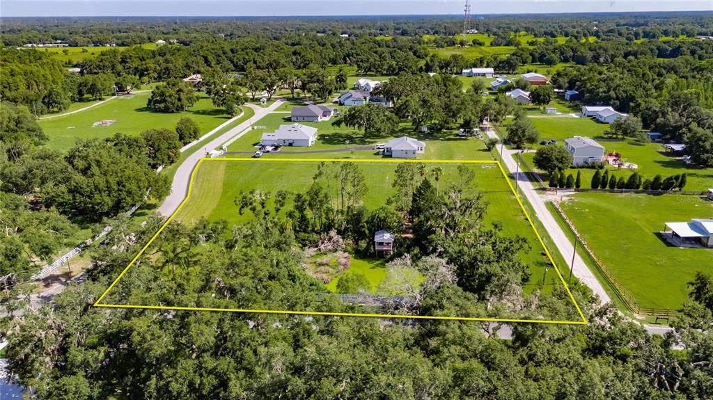 待售: $270,000 (2.37 acres)